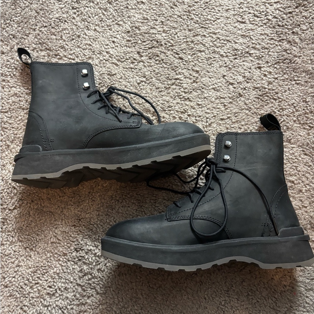 Sorel Black women’s combat Boots 8.5 LN